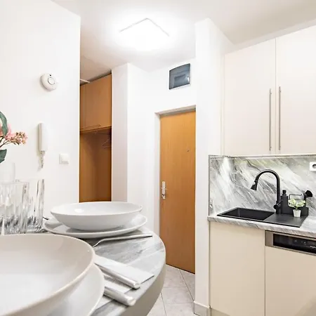 - With Balcony - Relaxing Sleep Appartement